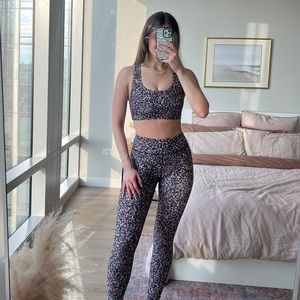 Joylab by target workout set BRA & LEGGING INCLUDED!